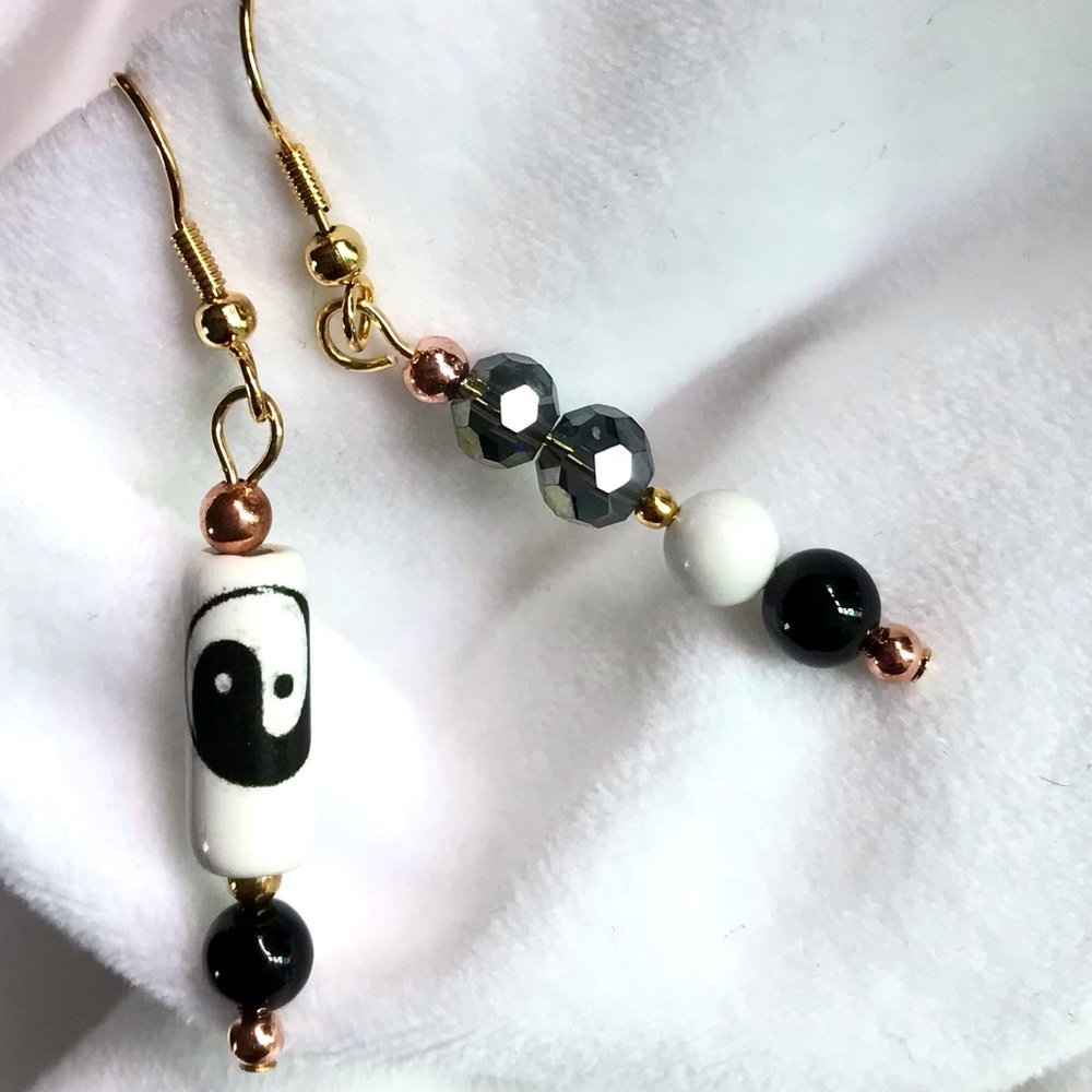 Handmade Earrings with Vintage and ModernElements (E173-2H)